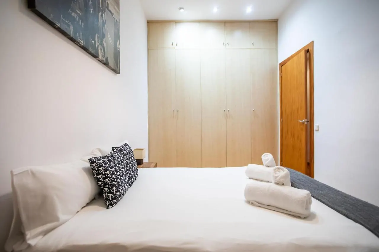 P2Ari1046 - Magnific 2Bed Apartment In The City Center Barcelona